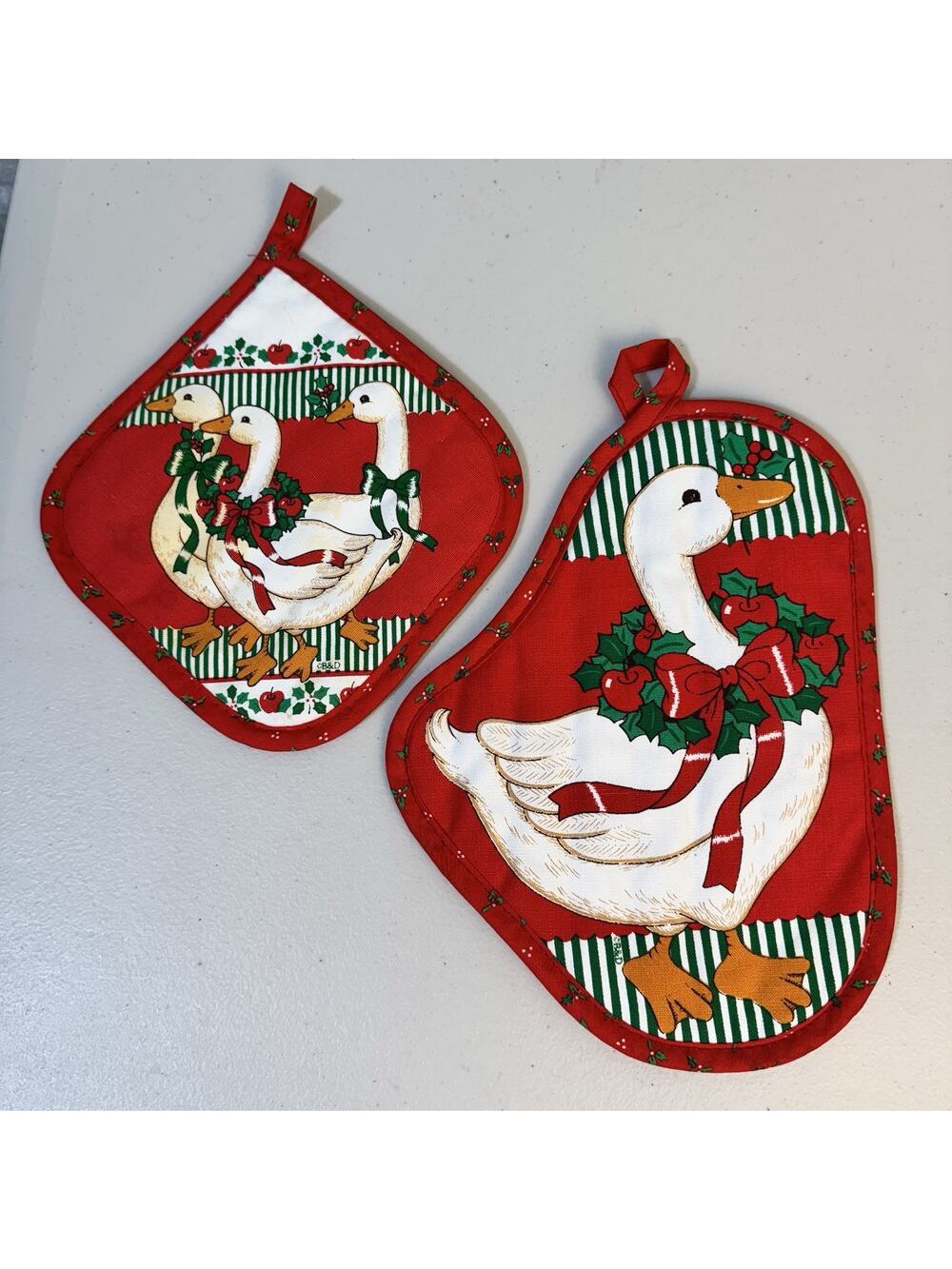 B&D Christmas Holly Wreath Holiday Bow Goose Potholder Hot Pad VTG Cottagecore